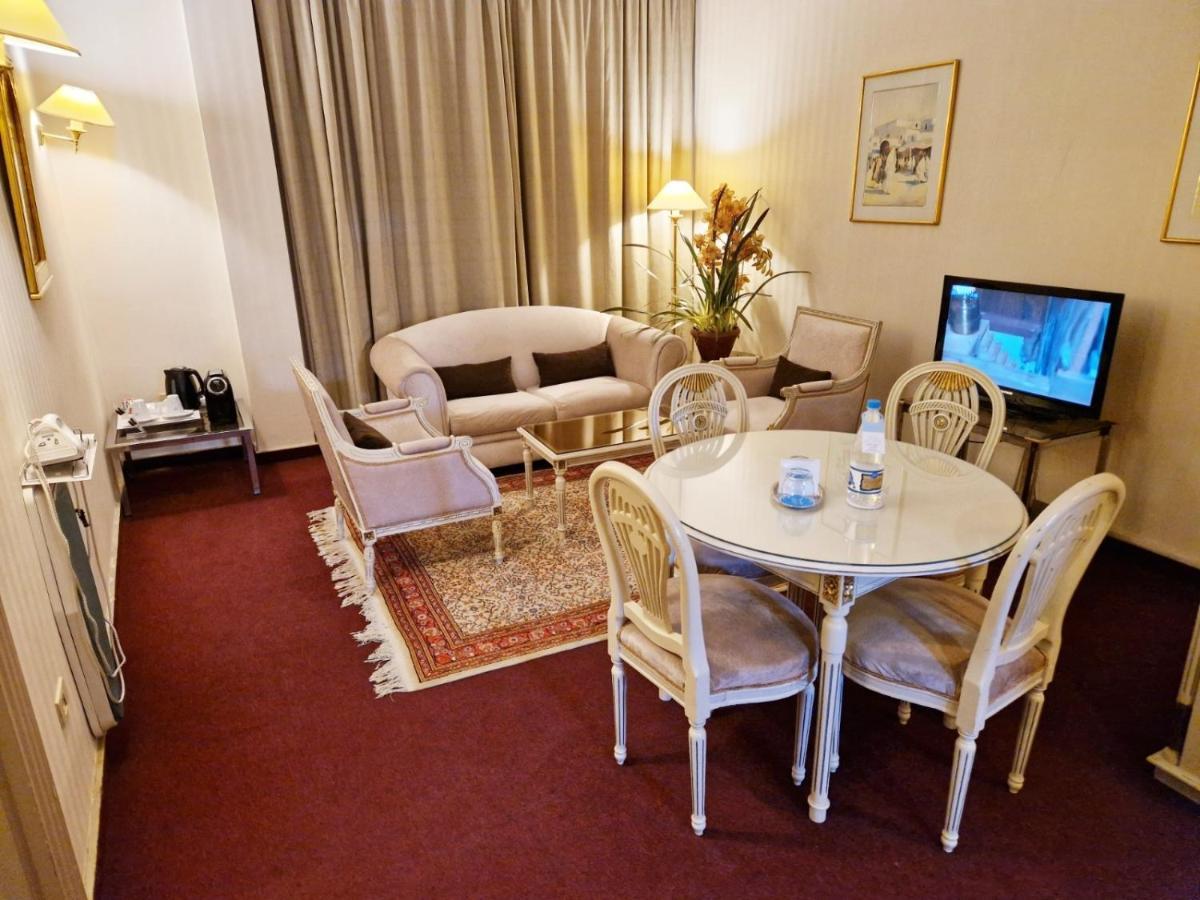 Hotel Belvedere Fourati Tunis Exteriör bild